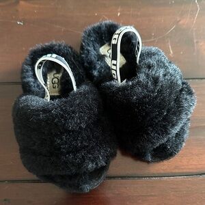 UGG Black Plush Toddler Size 7 Strapped Slides